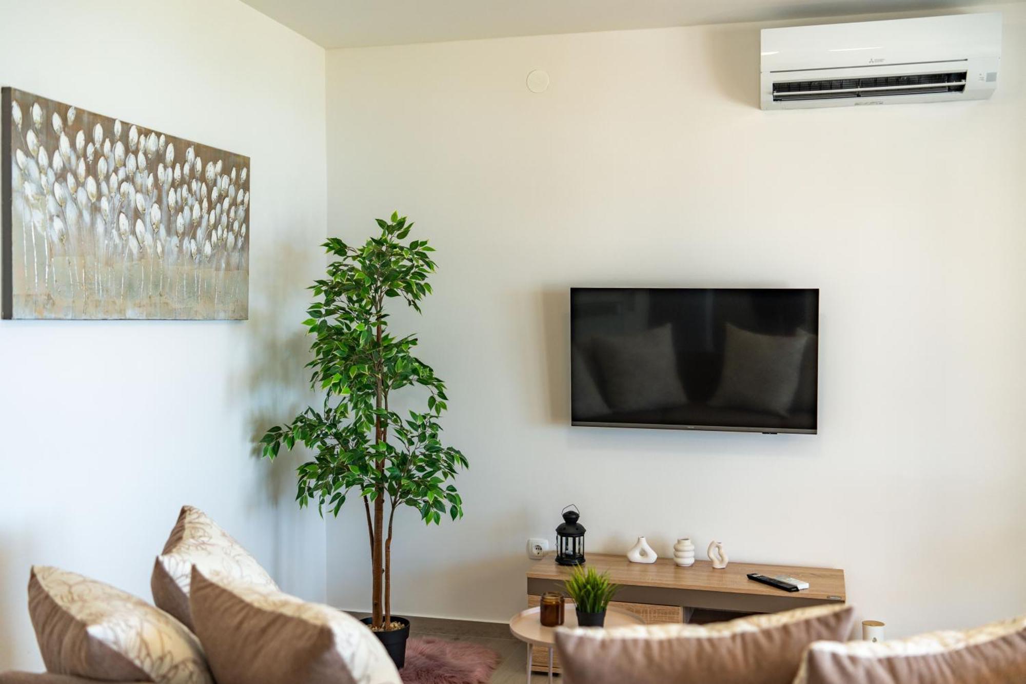 Apartman Petra S Pogledom Na More Banjol Exterior photo